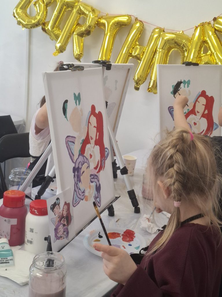 K-Pop szülinapi élményfestés – 2026.04.18. – TiaDor Stúdió