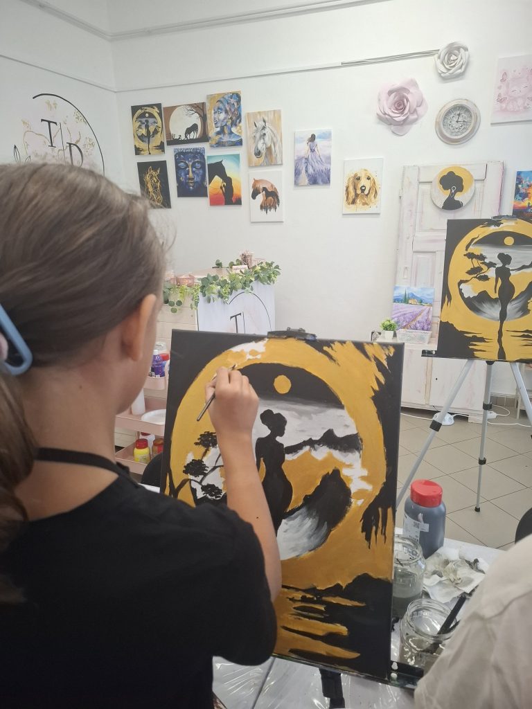 Az arany Hold leánya élményfestés – 2026.07.19. – TiaDor Stúdió