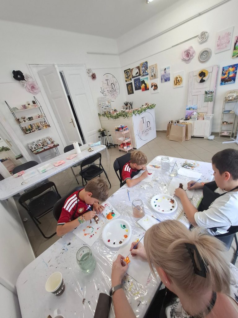 Nyári szüneti alkotó nap élményfestés – 2026.07.23. – TiaDor Stúdió