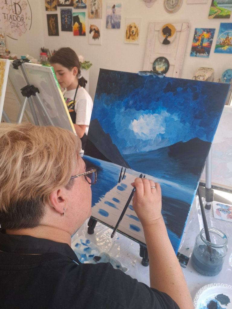 2026.08.08. Családi szülinapi élményfestés – TiaDor Stúdió